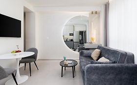 Ly Gold Suite City Center